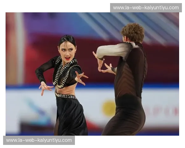 花样滑冰比赛：冰上舞蹈的魅力与激情